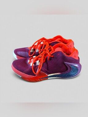 NIKE - FREAK 1 -size 8